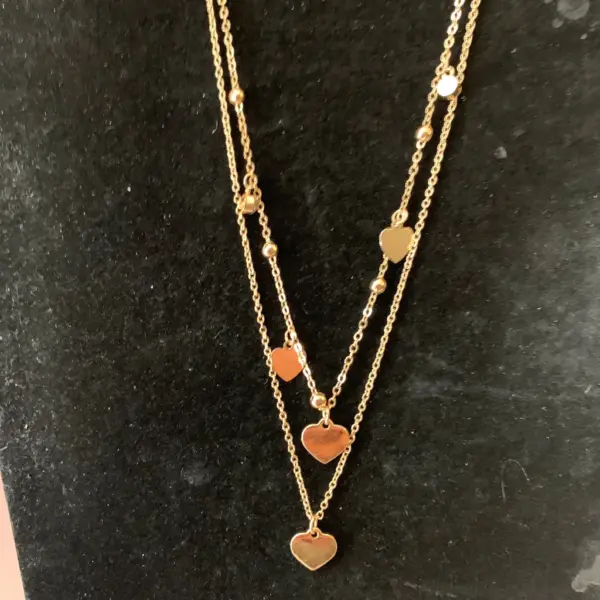 SiLVER HEARTS NECKLACE
